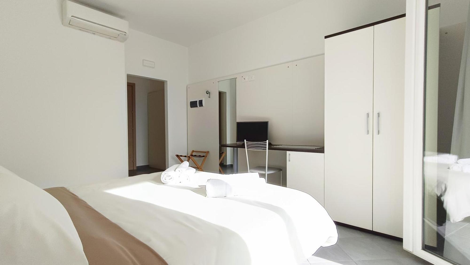 Lido Rooms & Apartments Lido di Fermo Exteriör bild